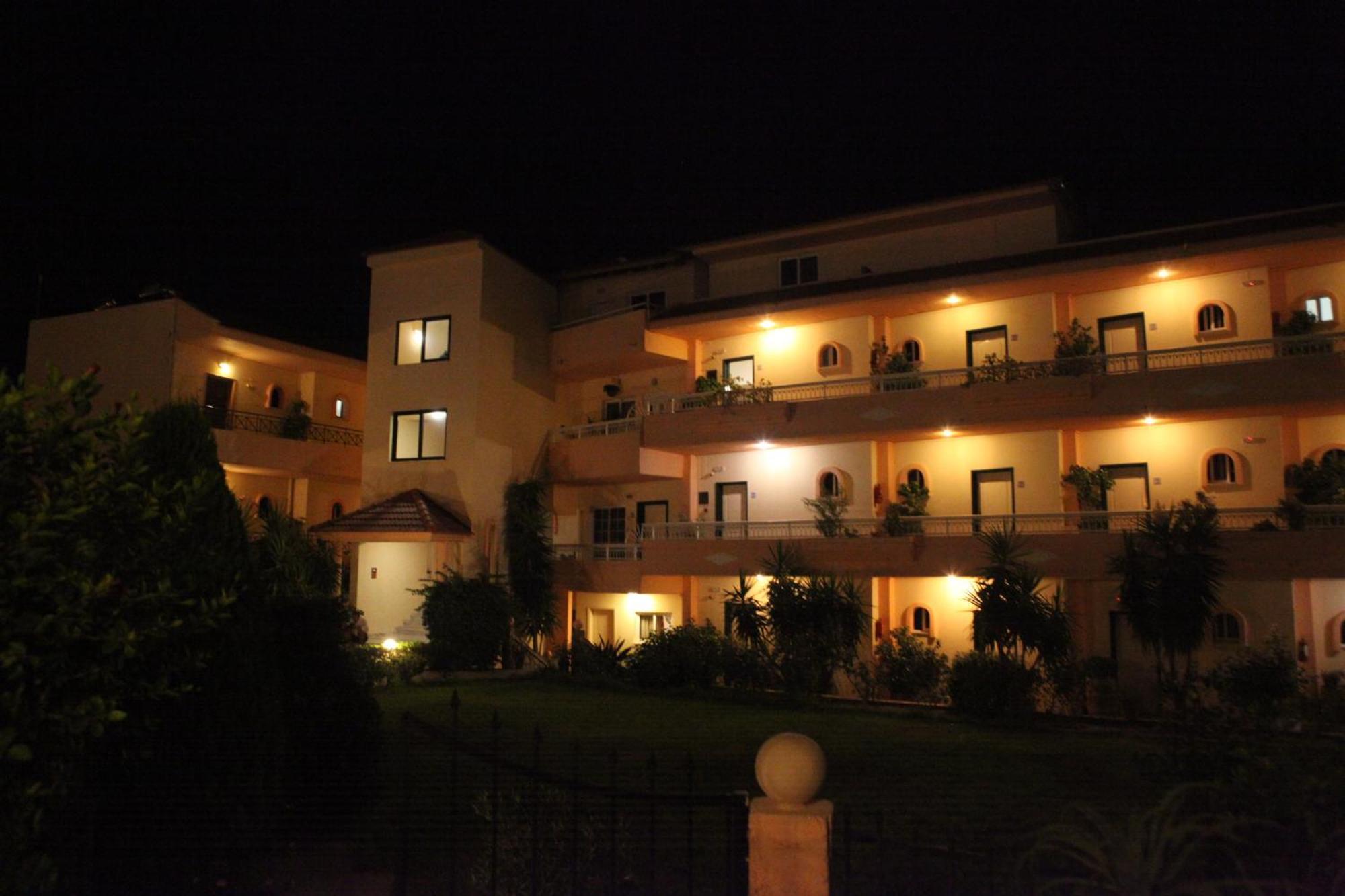 Lyristis Dinos Studios & Apartments Faliraki Dış mekan fotoğraf