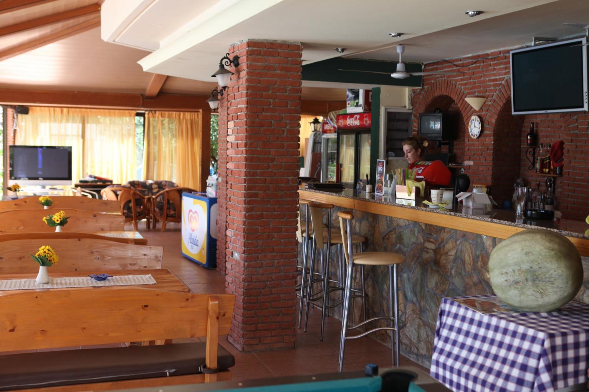 Lyristis Dinos Studios & Apartments Faliraki Dış mekan fotoğraf