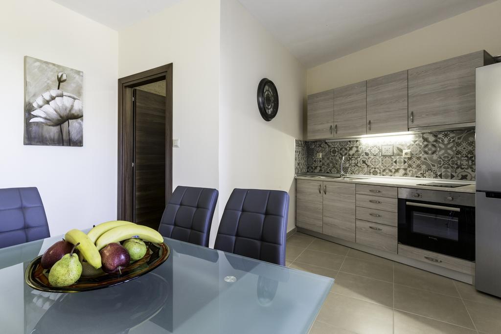 Lyristis Dinos Studios & Apartments Faliraki Dış mekan fotoğraf