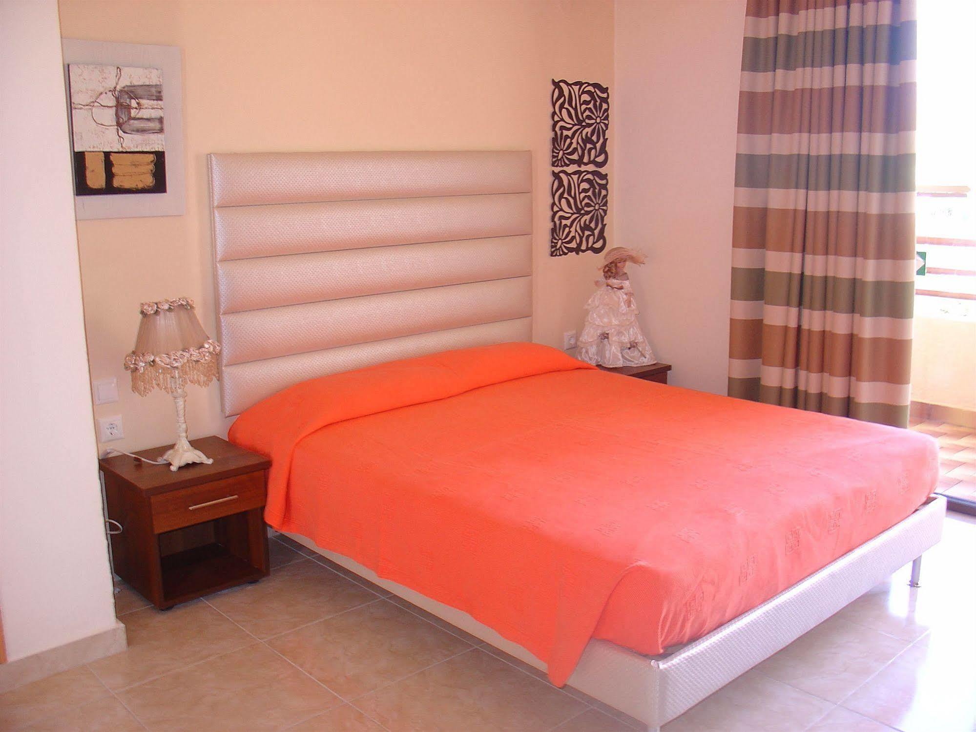 Lyristis Dinos Studios & Apartments Faliraki Dış mekan fotoğraf